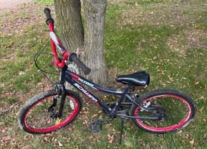 Kids Schwinn 20in Falcon BMX Style Bike wHelmet