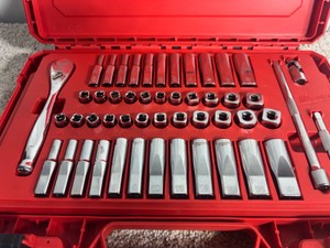 Milwaukee 14 in. Drive SAEMetric Ratchet and Socket Mechanics Tool Set (50-Piece)