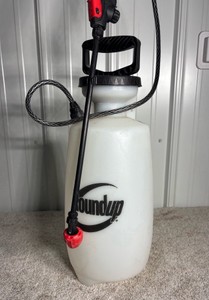 Roundup 2-Gallon Plastic Pump Sprayer