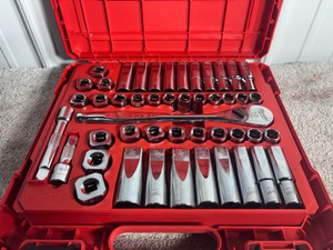 Milwaukee 12 in. Drive SAEMetric Ratchet and Socket Mechanics Tool Set (47-Piece)