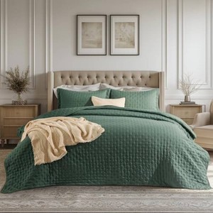 Bedsure King Size Quilt Bedspread, Thin Comforter, Dark Green Coverlet