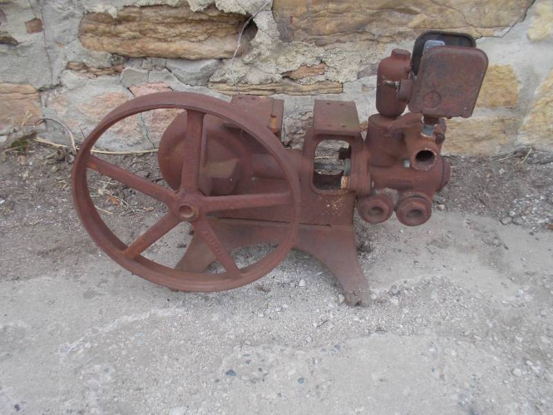 Vintage Hit and Miss Engine Model  Pump Jack