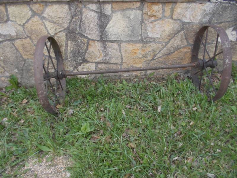 Vintage Iron Spoke Axle and Wheels Assembly Lot #372