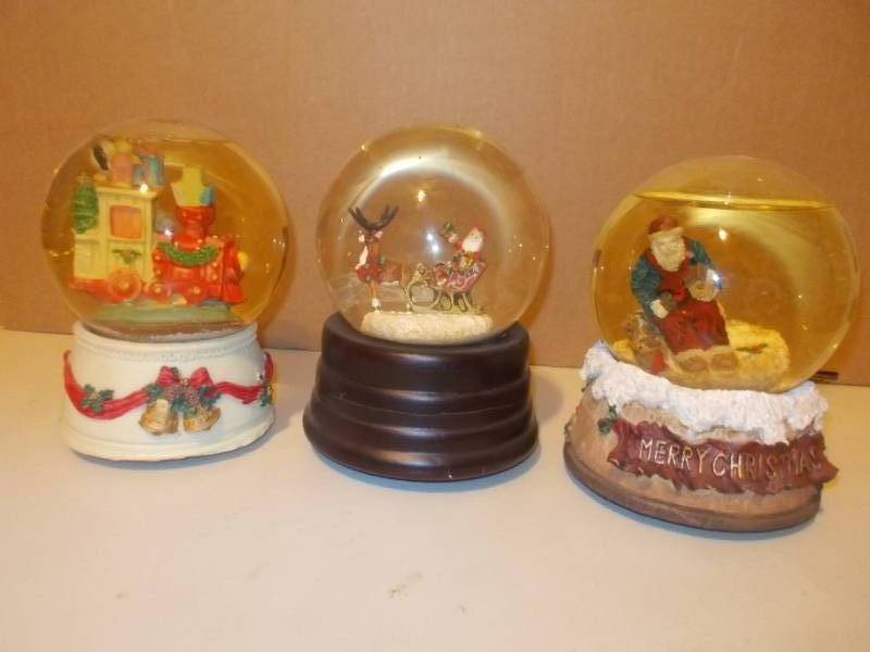Vintage Christmas Snow Globes - 3-Piece Lot