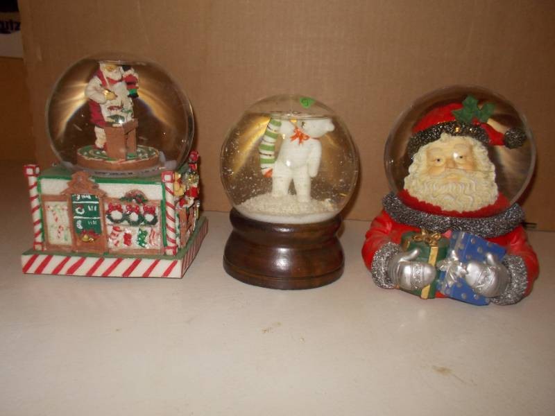 Vintage Christmas Musical Snow Globes - 3-Piece Lot