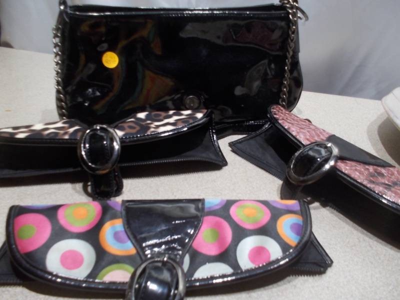 Vintage Black Patent Leather Interchangeable Shoulder Bag with 3 Extra Flaps