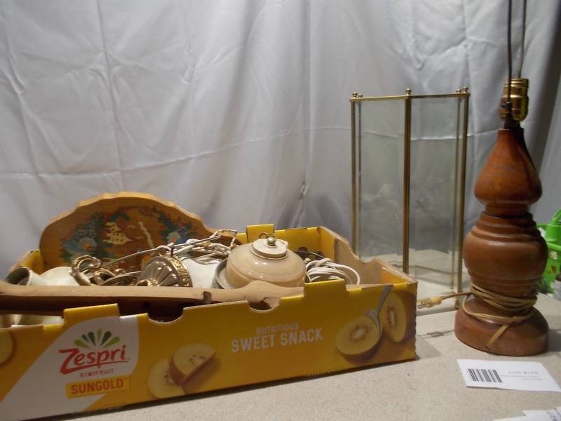 Vintage Ceramic Door Knobs, Lamp Parts & Decorative Hardware Lot
