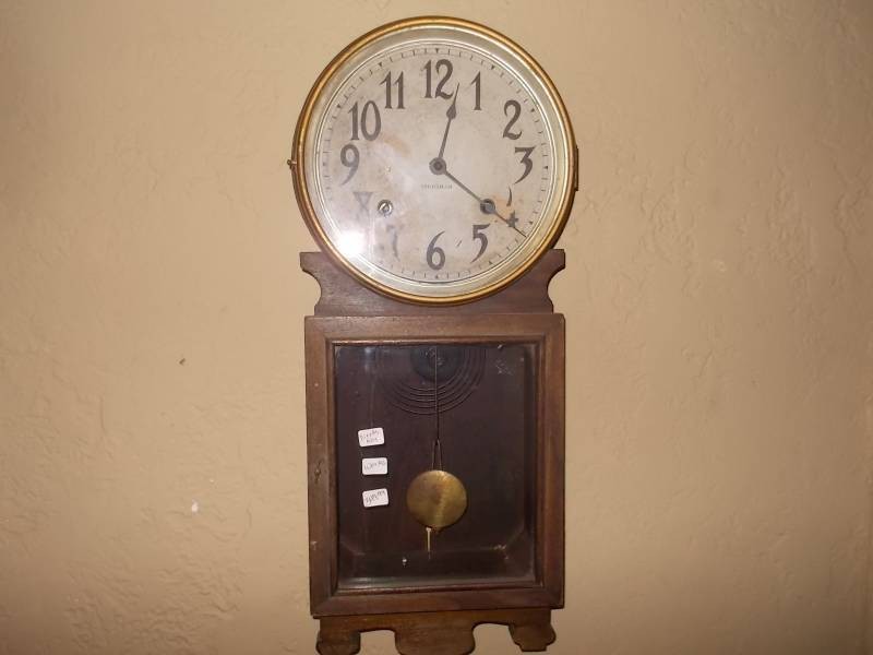 Vintage Wooden Mantle Clock  Shelf Clock with Round Dial