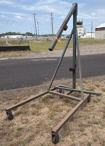 Tripod-style aircraft jack  support.