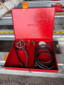 Snap-on Fuel pressure and vacuum test gauge set 