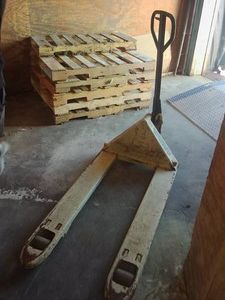CROWN PALLET JACK