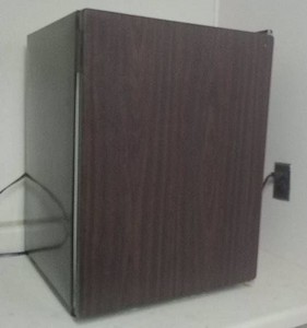 KENMORE MINI FRIDGE