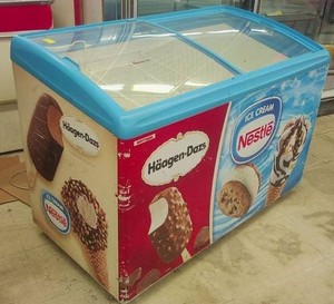 3 BASKET ICE CREAM DISPLAY FREEZER