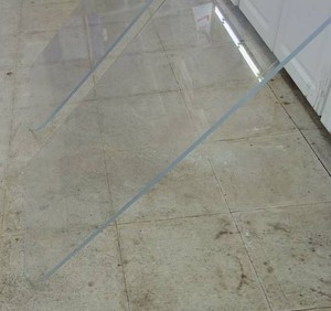 2 PIECES OF PLEXIGLASS