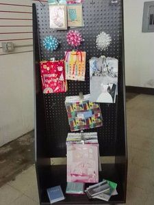 ROLLING CART WITH GIFT BAGS AND NOTE CARDS AND BOWS