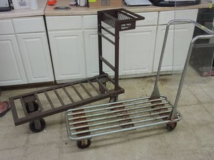 2 METAL CARTS