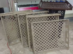 LG PLASTIC TRAYS