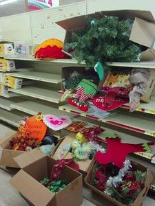 HUGE ALL SEASON DECOR LOT