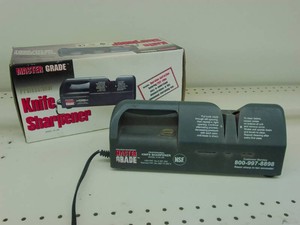 KNIFE SHARPENER IN ORIGINAL BOX