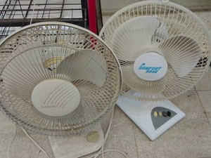 2 TABLE FANS
