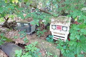 2 Vintage Craftsman Lawn Tractors for PartsRepair