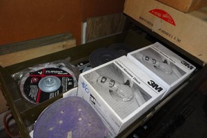 Contents of Drawer - 3M Abrasive Discs