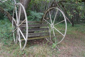 Rustic Wagon Wheel Garden Bench