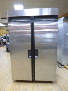 Manitowoc 2-Door Cooler
