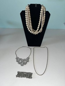 4-Piece Mixed Jewelry Lot - Pearl-Style Necklaces, Chain & Bracelet