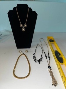 VTG Costume Jewelry Mixed Lot - Floral Set, Beaded & Pendant Necklaces w Matching Earrings