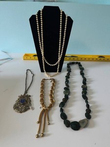 VTG Costume Jewelry - Pearl, Green Stone & Gold-Tone Necklace Mixed Lot (Lot of 4)