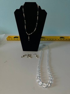 VTG Costume Jewelry - Beaded Necklaces & Drop Earrings Mixed Lot