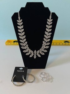 Costume Jewelry - Leaf Necklace, Torrid Earrings & Rings Mixed Lot