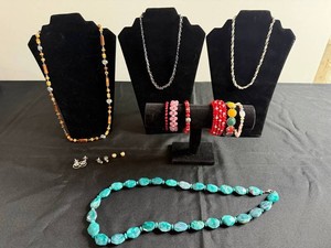 VTG Costume Jewelry - Beaded Necklaces, Bracelets, Earrings & Ring Mixed Lot