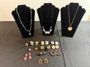 Costume Jewelry - Mixed Lot With Statement Necklaces & Brooches