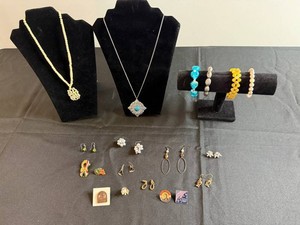 VTG Costume Jewelry Mixed Lot - Necklaces, Bracelets, Earrings & Pins