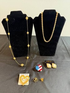 VTG Costume Jewelry Mixed Lot - Monet Brooch, Necklaces & Earrings