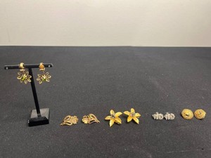 VTG Costume Jewelry - Joan Rivers Floral Earrings & Ornate Cufflinks, 5-Pair Mixed Lot