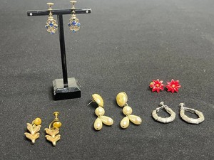 VTG Costume Jewelry Earrings - Mixed Lot of 5 Pairs