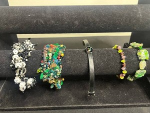 VTG Costume Jewelry - 5 Bracelets