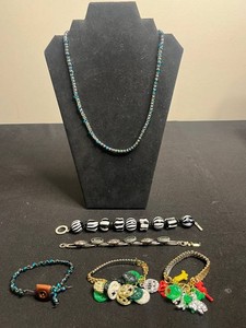 VTG Costume Jewelry - Beaded Necklace, Bracelets & Charm Bracelet Mixed Lot