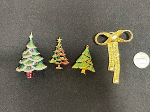 Christmas Brooches - Vintage Tree & Bow Mixed Lot of 4