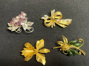 Brooches - Vintage Costume Jewelry Assortment Inc Pell (Lot of 4)