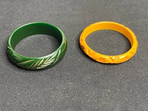 VTG Bakelite Carved Bangle Bracelets - Green & Amber-Orange (Lot of 2)