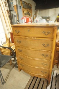 Vintage French Provincial 5-drawer Dresser (Bassett) 37x20x50