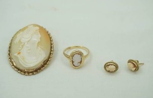 Cameo Jewelry. Resco 10 KP Ring.