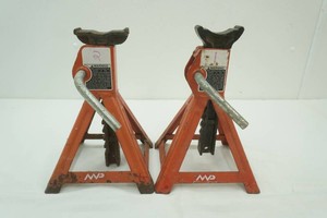 1 pair MVP jack stands (no weight rating)
