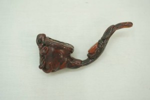 rare hand carved smokers pipe with detailed reptile