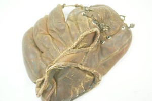 vintage 3 finger baseball glove 1940s era