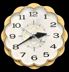 Vintage Wall Clock - General Electric Model 2150 7in
